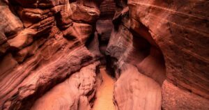 peekaboo canyon in slot canyon