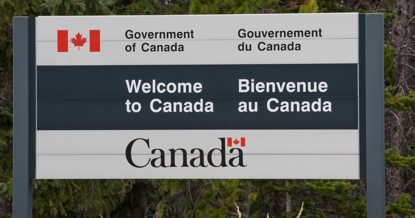um sinal de boas-vindas na fronteira do Canadá