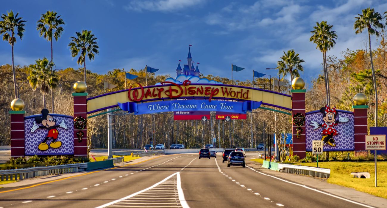 Arco de entrada dos parques temáticos da Walt Disney