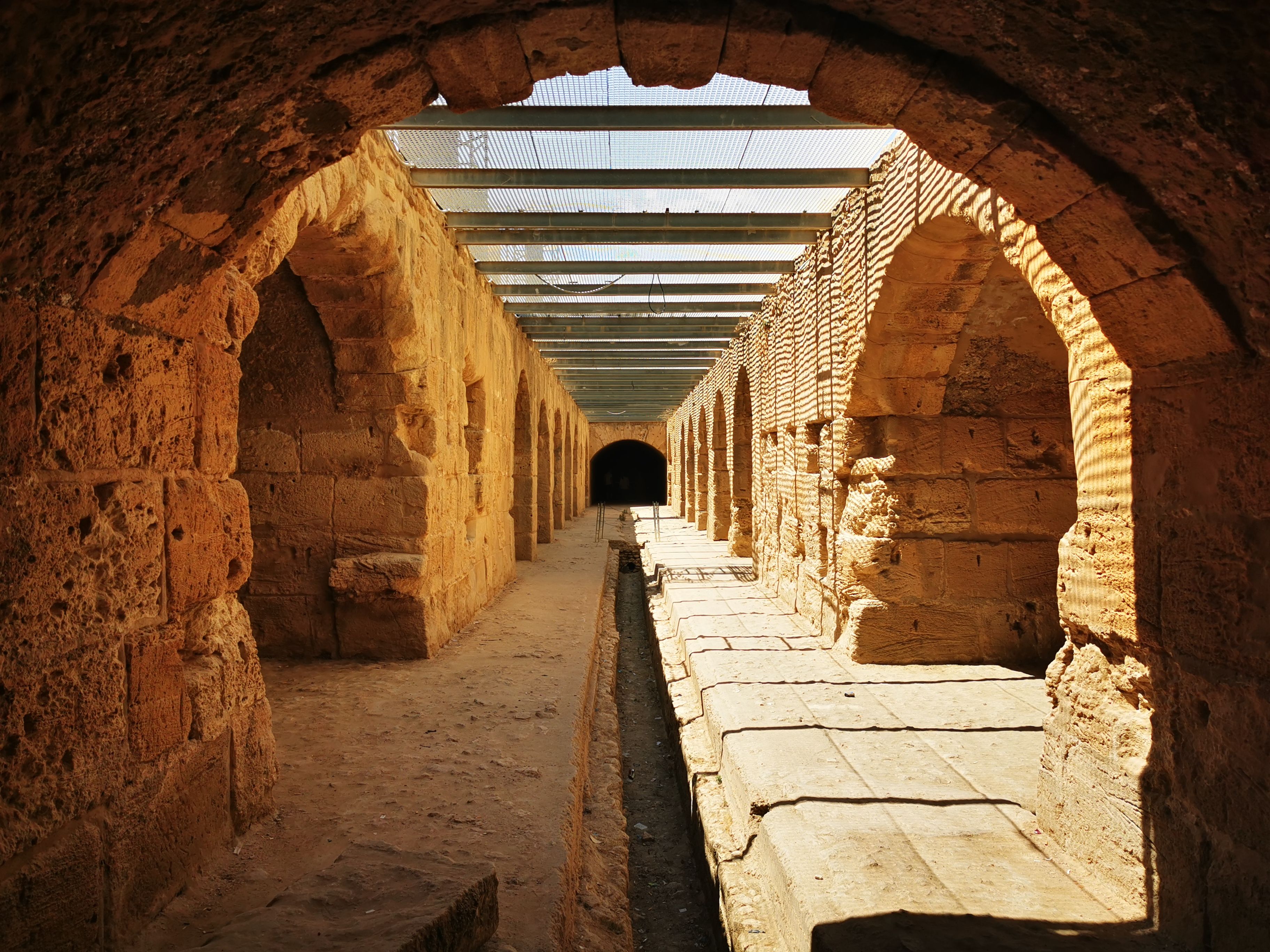 Túneis sob o Coliseu de El Jem