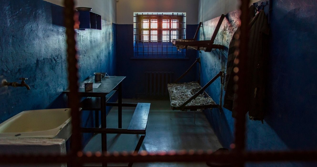 uma cela de prisão gulag abandonada na rússia